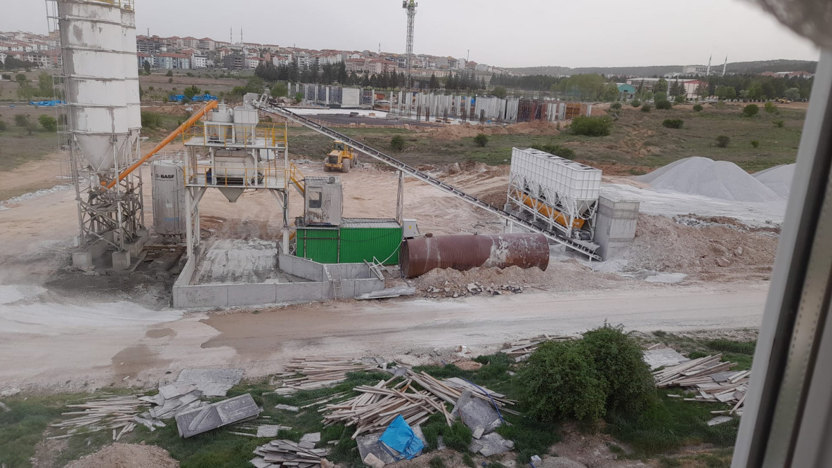 BETON ÜRETİM MOBİL TESİSİ YAŞAMI OLUMSUZ ETKİLİYOR..!