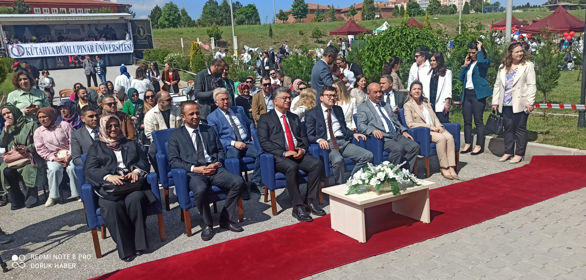 DPÜ  EĞİTİM FAKÜLTESİ 1. ÇOCUK ŞENLİĞİ COŞKUYLA GERÇEKLEŞTİ