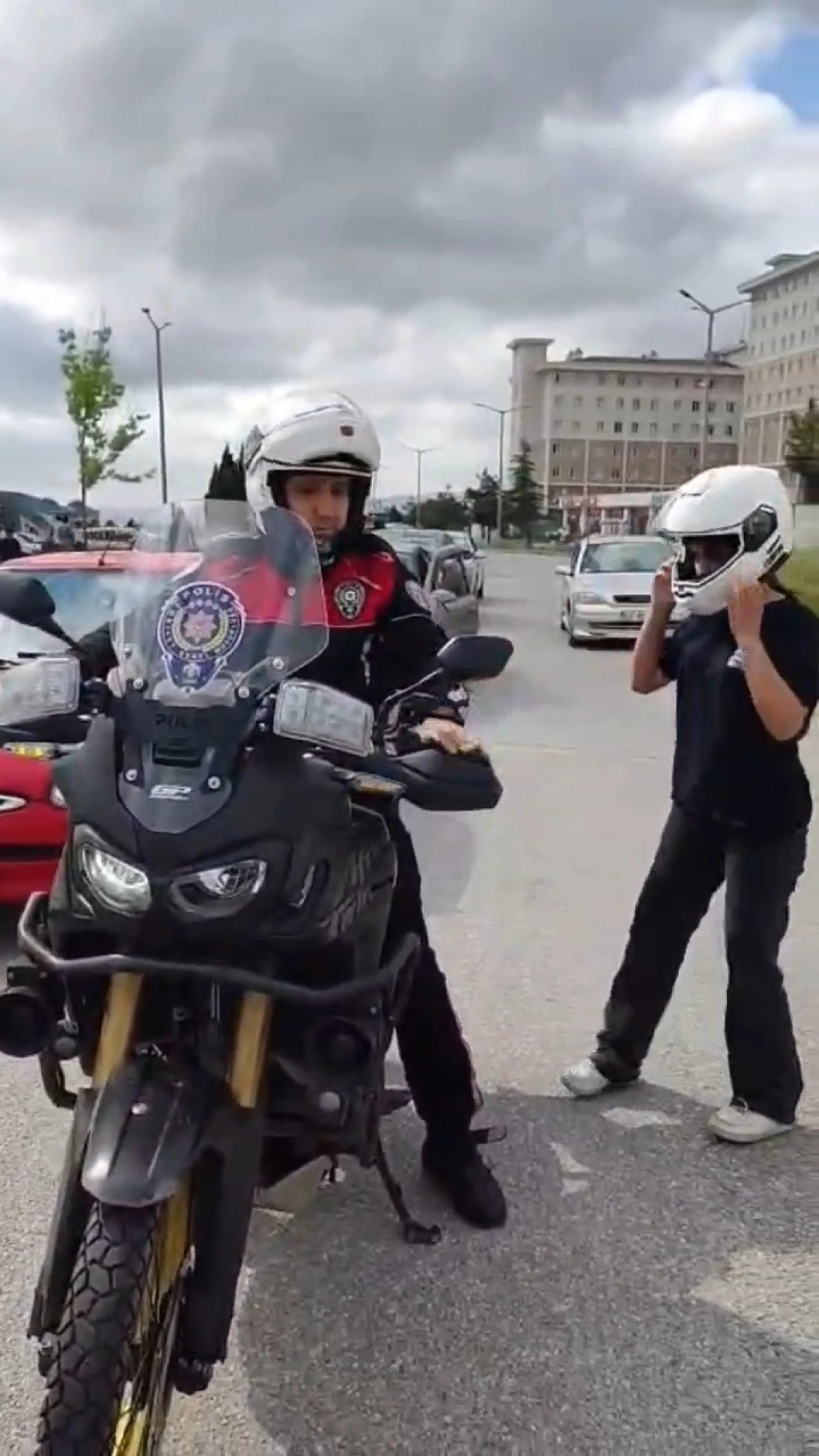 Emniyet Ekiplerinden Sınavda &Ouml;rnek Hassasiyet