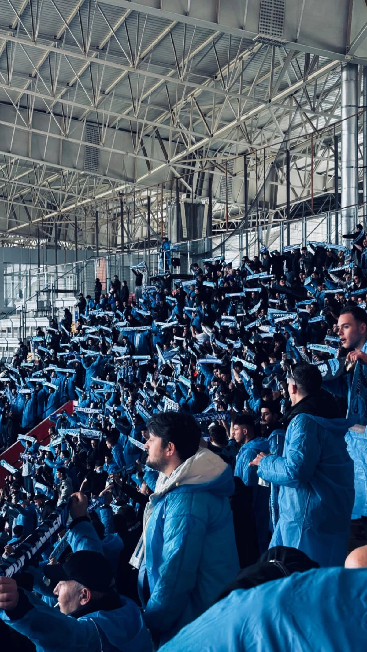 Esin G&uuml;ral Argat&rsquo;tan Şampiyonluk Yolunda B&uuml;y&uuml;k Destek: 40 Otob&uuml;sle Eskişehir Deplasmanı İ&ccedil;in Taraftara Ulaşım Sağlandı