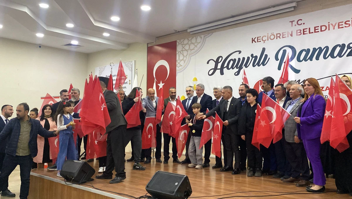 İdareci ve B&uuml;rokratlar Birliği&rsquo;nin İftarında Birlik ve &Ccedil;anakkale Ruhu Vurgusu