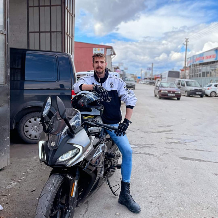 Kick Boks Antrenörü Umut YASAN Trafik Kazası Geçirdi