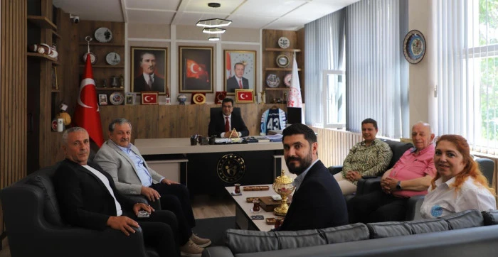 Kick Boks Camiasından Gen&ccedil;lik Spor'a Ziyaret
