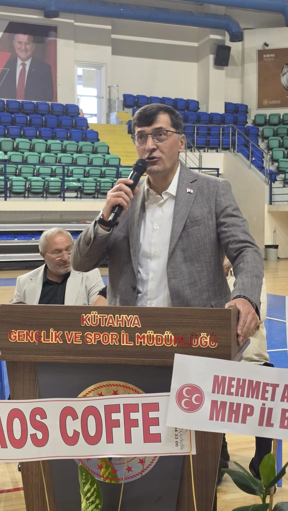 K&uuml;tahya Belediye Başkanı Ey&uuml;p Kahveci: Gen&ccedil;lerimizi Sporla Buluşturduk&ccedil;a Başarıları Artıyor