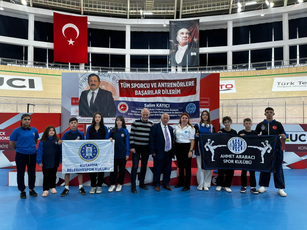 Kütahya Kick Boks Ekibinden Büyük Başarı: 2 Altın, 5 Gümüş Madalya