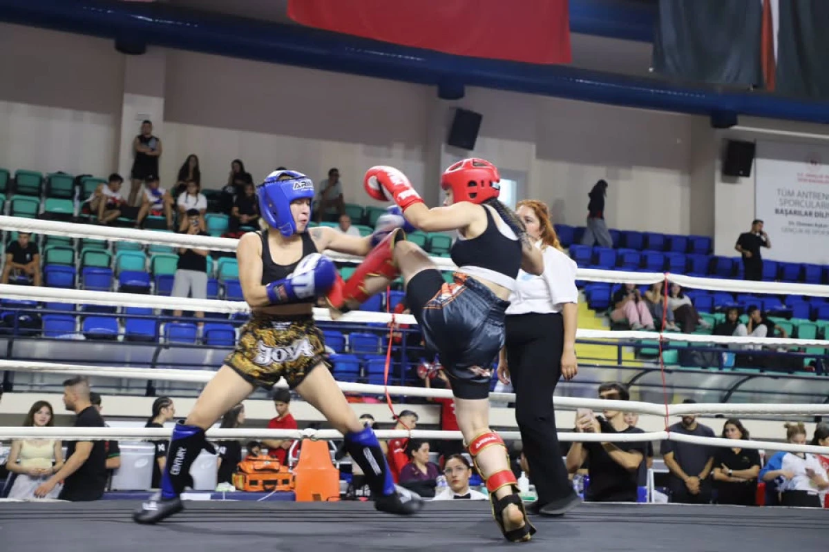 Zaferin Topraklarında, Kick Boks Zafer Kupası
