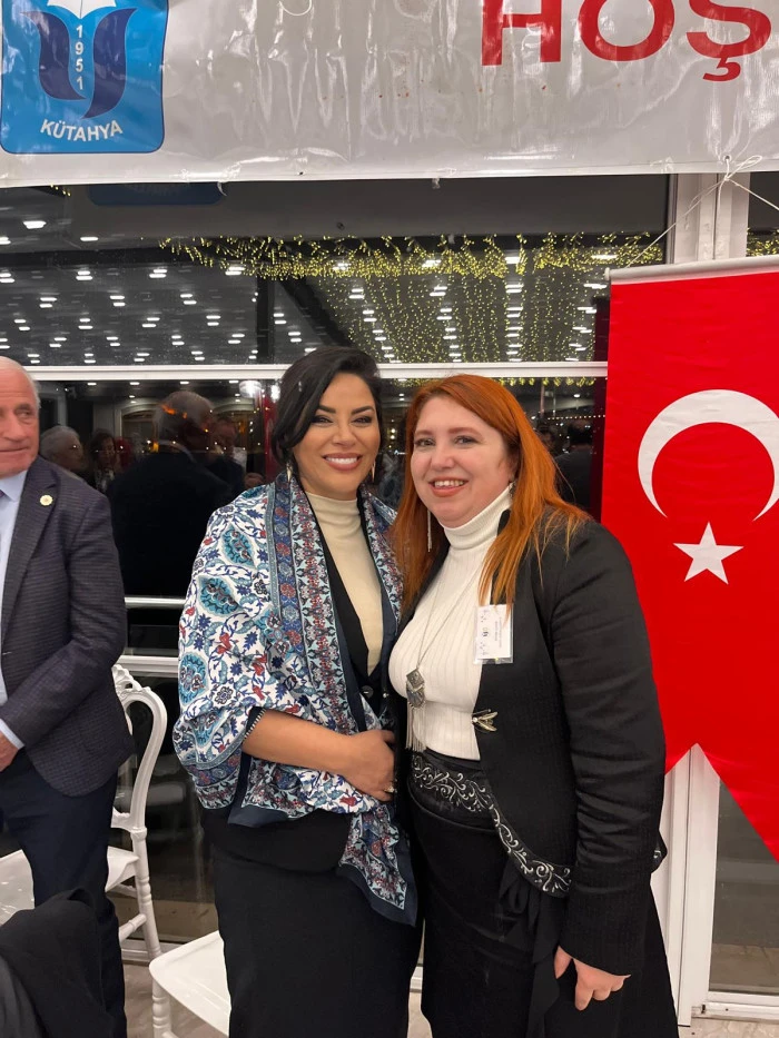 K&uuml;tahyalılar İstanbul'da İftarda Buluştu, Zara Sahneye Damga Vurdu